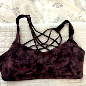 Free to be lululemon sports bra. Like new size 6